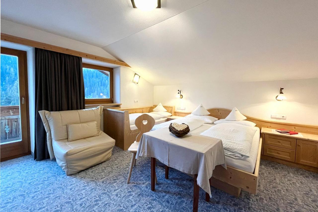 Garni Irsara Hotel Сан Касиано Екстериор снимка